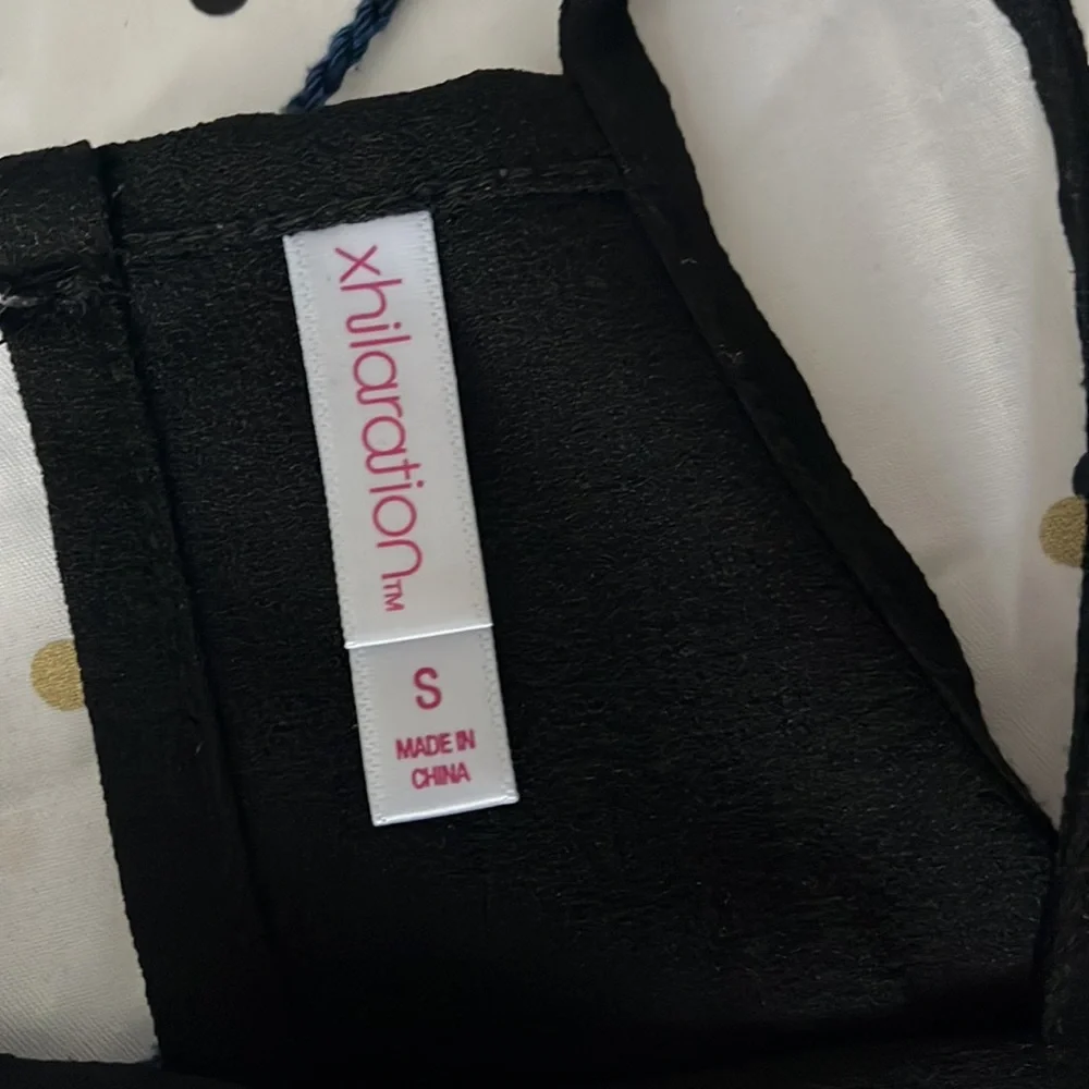 Embroidered Tank - Picture 3 of 4
